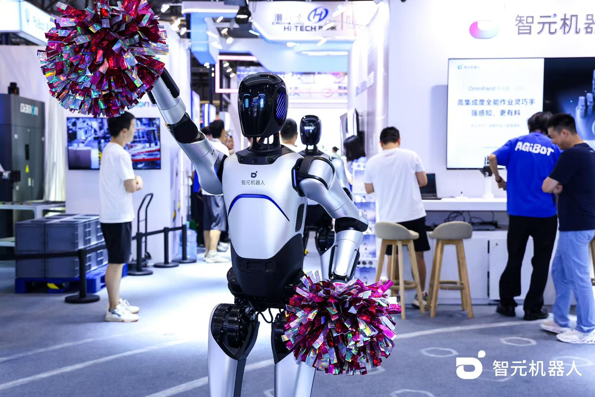 米兰milan机器人 WAIC 首日展台火爆，机器...